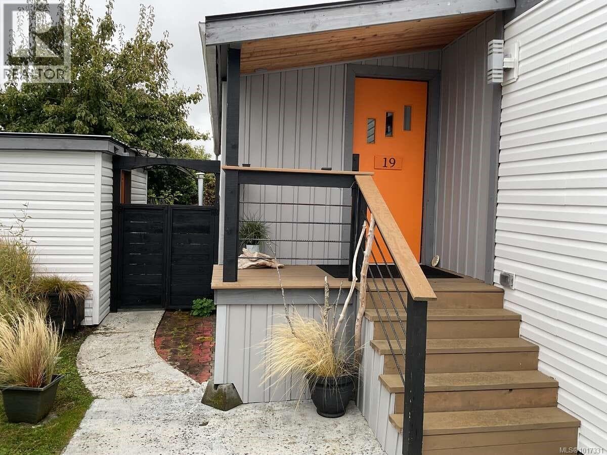19 129 MERIDIAN WAY, Vancouver Island — photo 2