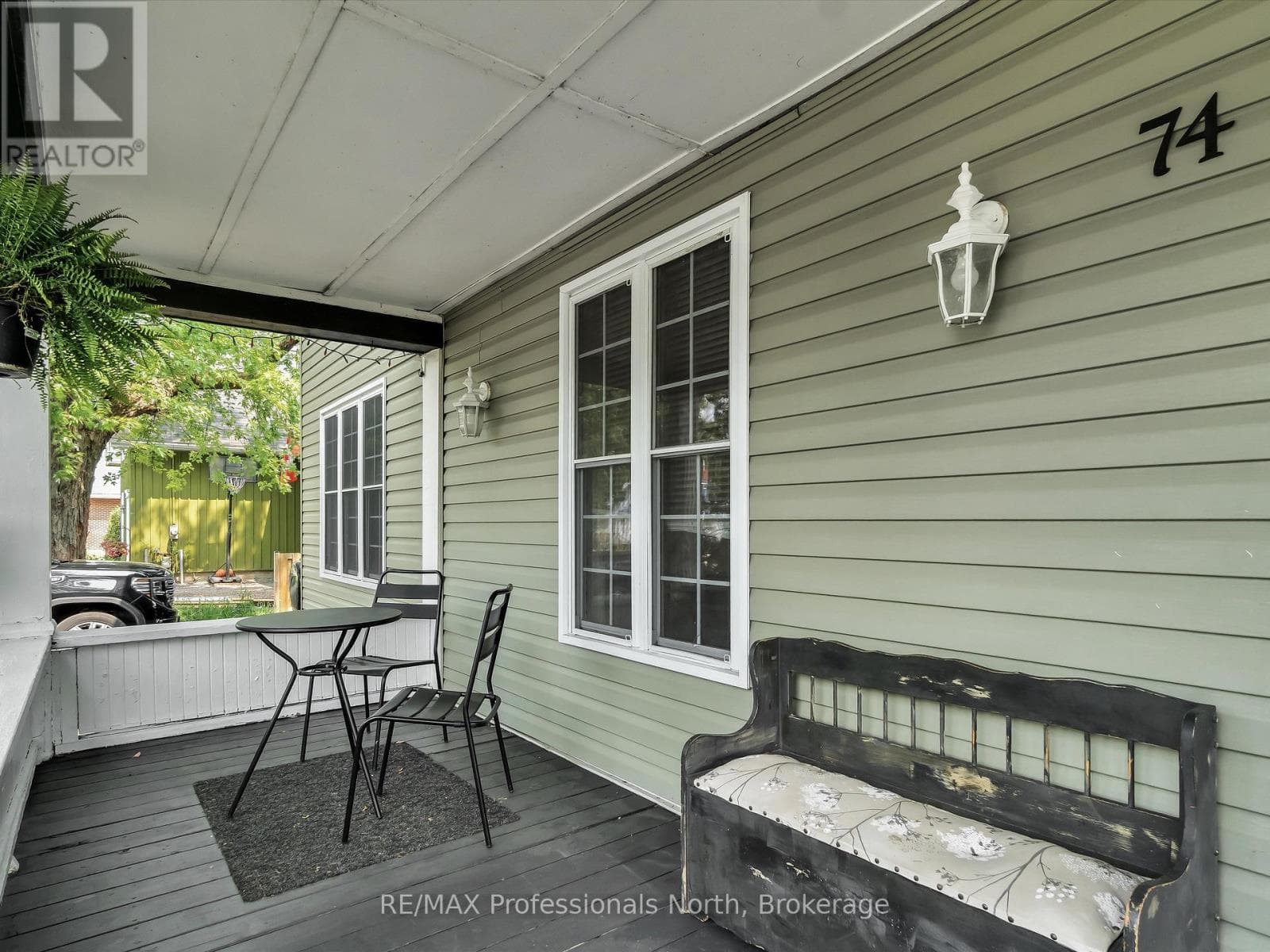74 TAYLOR ROAD, OnePoint — photo 2