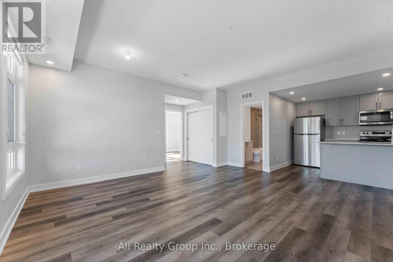 147 FAIRWEATHER STREET — photo 5