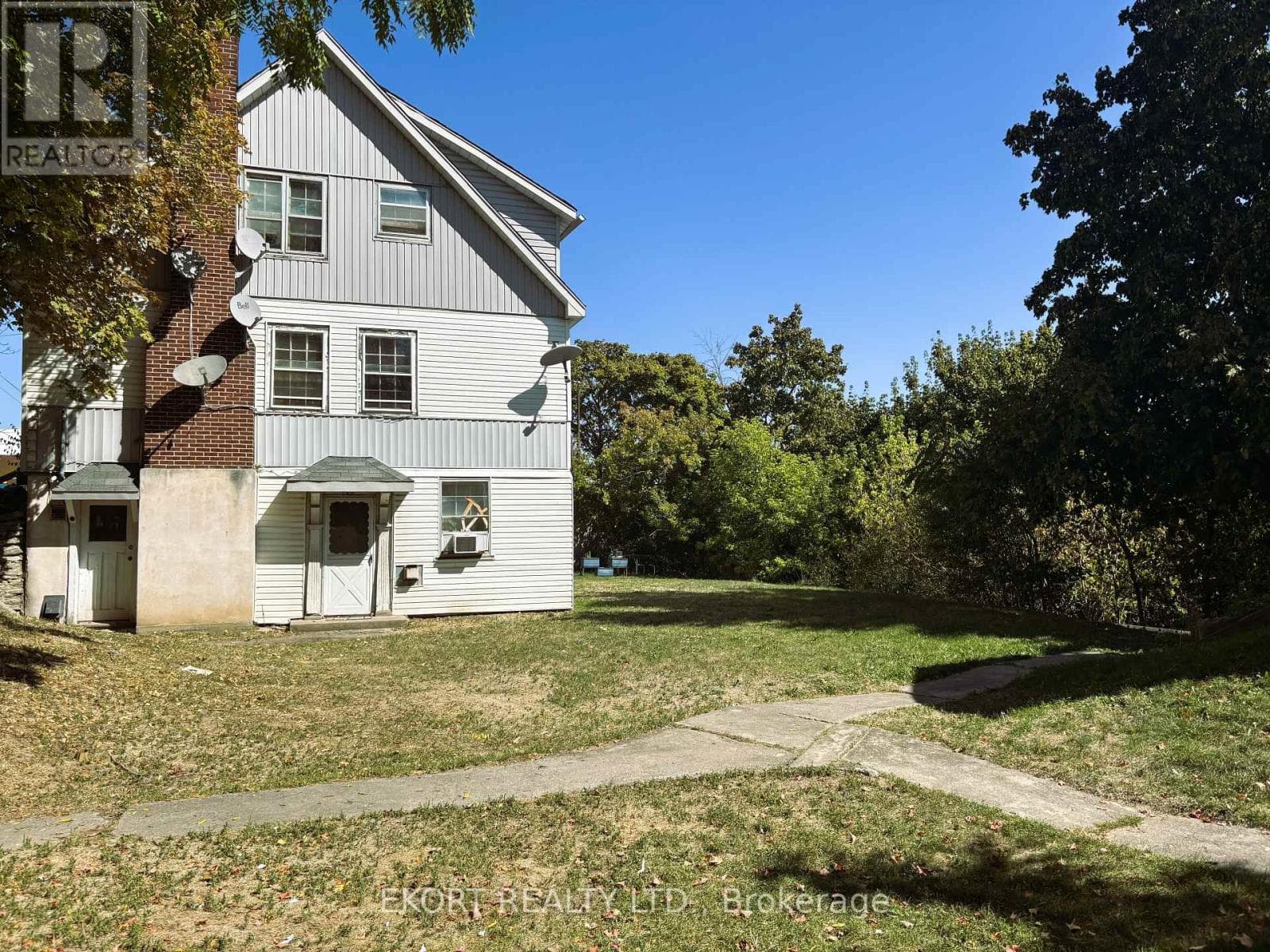 17-23 MOIRA STREET W, Central Lakes — photo 4