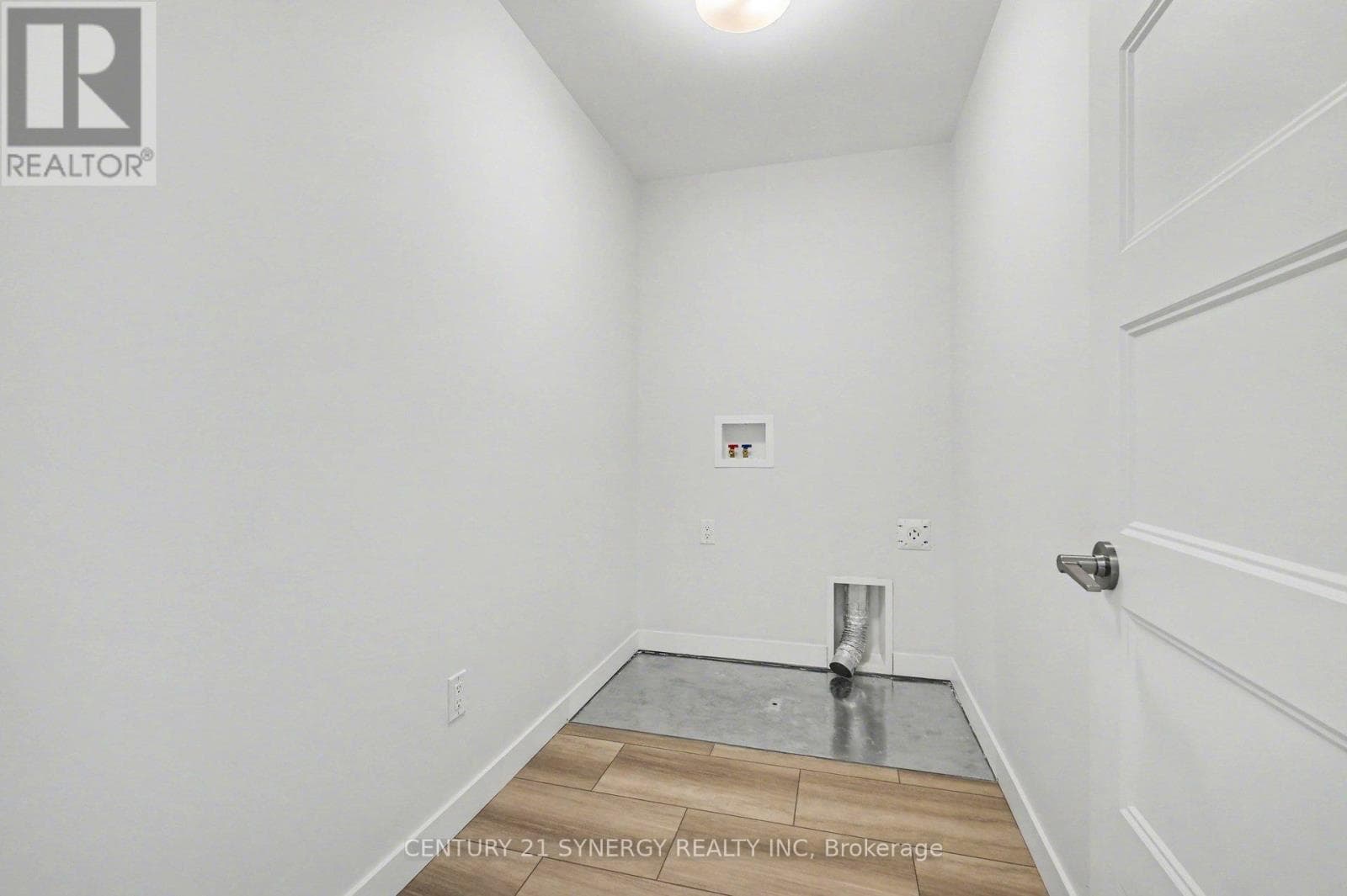 21 HELEN STREET, Ottawa — photo 3