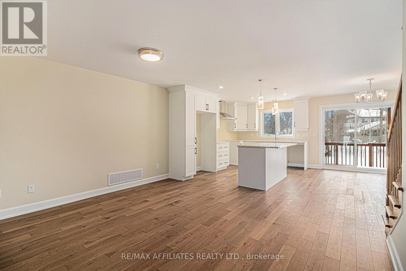 353 VOYAGEUR PLACE, Ottawa — photo 4
