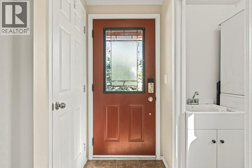 148 FENWICK ROAD, Interior REALTORS® — photo 4