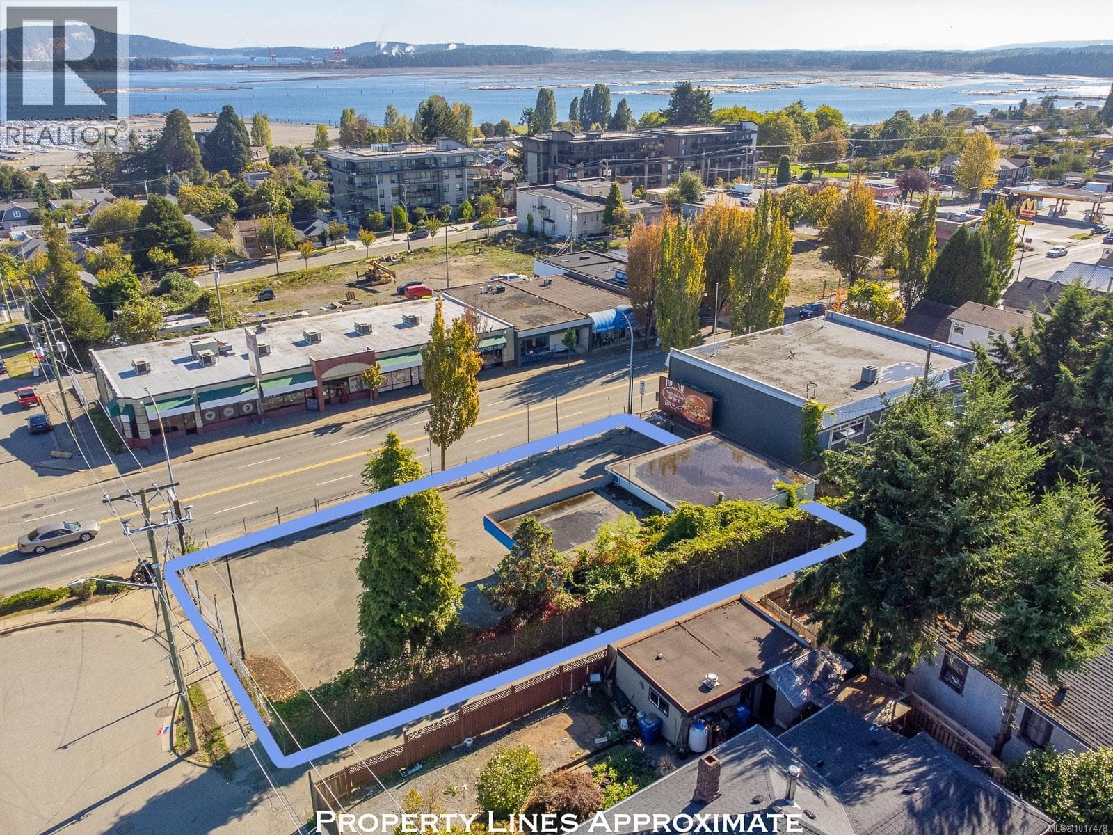 110 NICOL STREET, Vancouver Island — photo 3