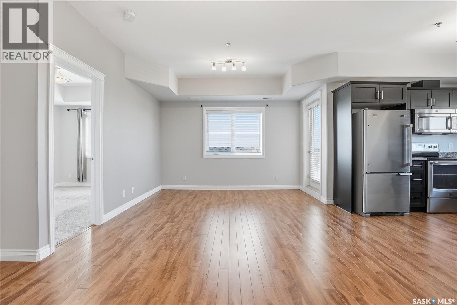 323 412 Willowgrove SQUARE — photo 3
