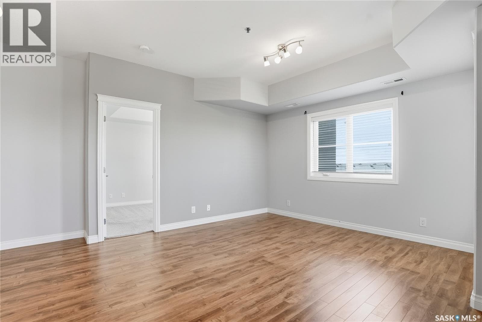 323 412 Willowgrove SQUARE — photo 5