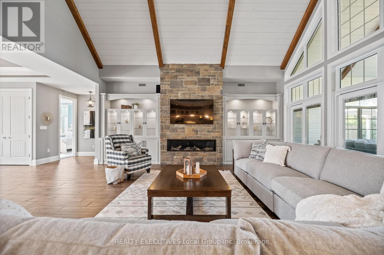 34 SUNRISE BAY DRIVE — photo 2