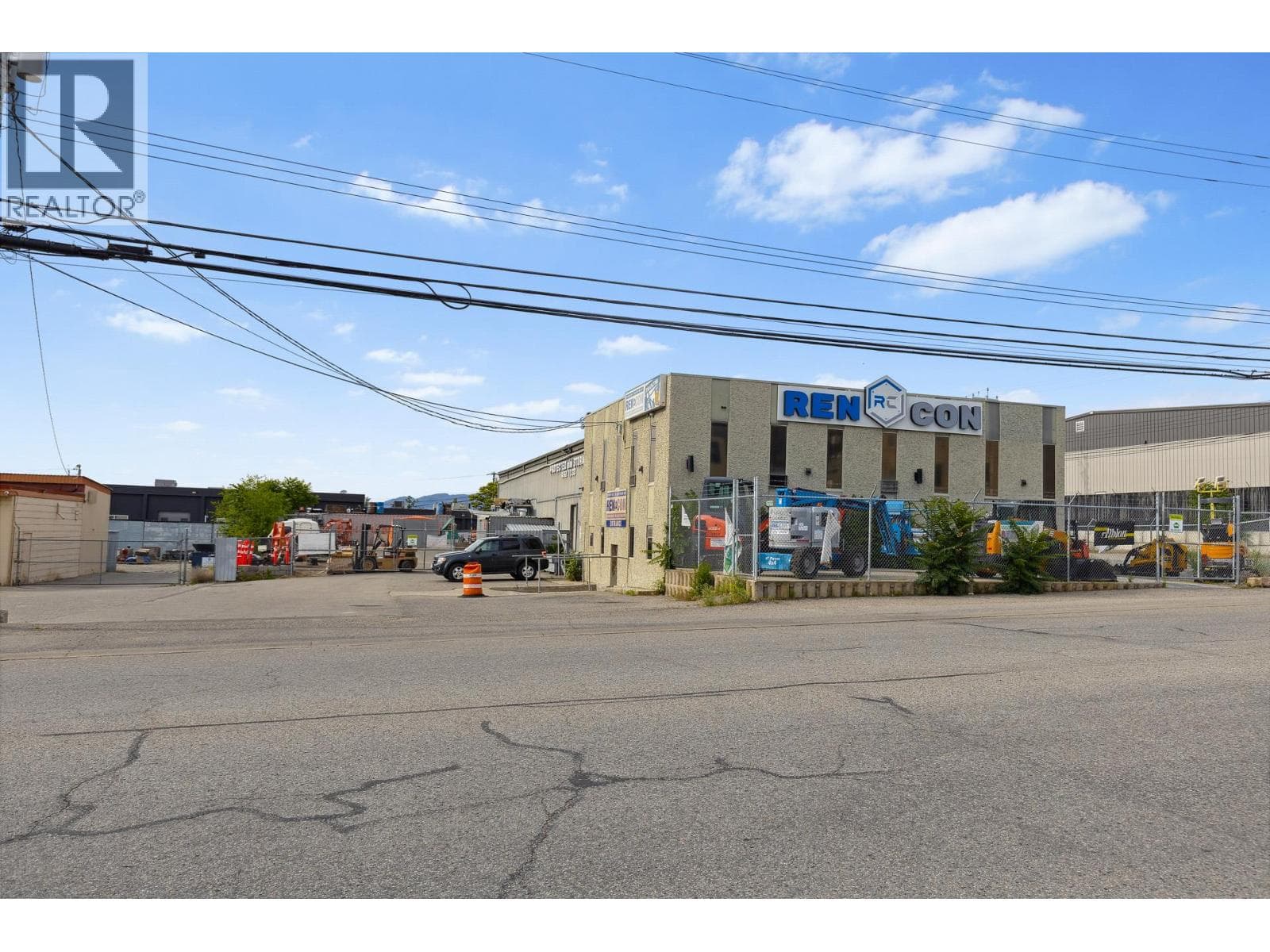 275 OKANAGAN AVENUE EAST, Interior REALTORS® — photo 2