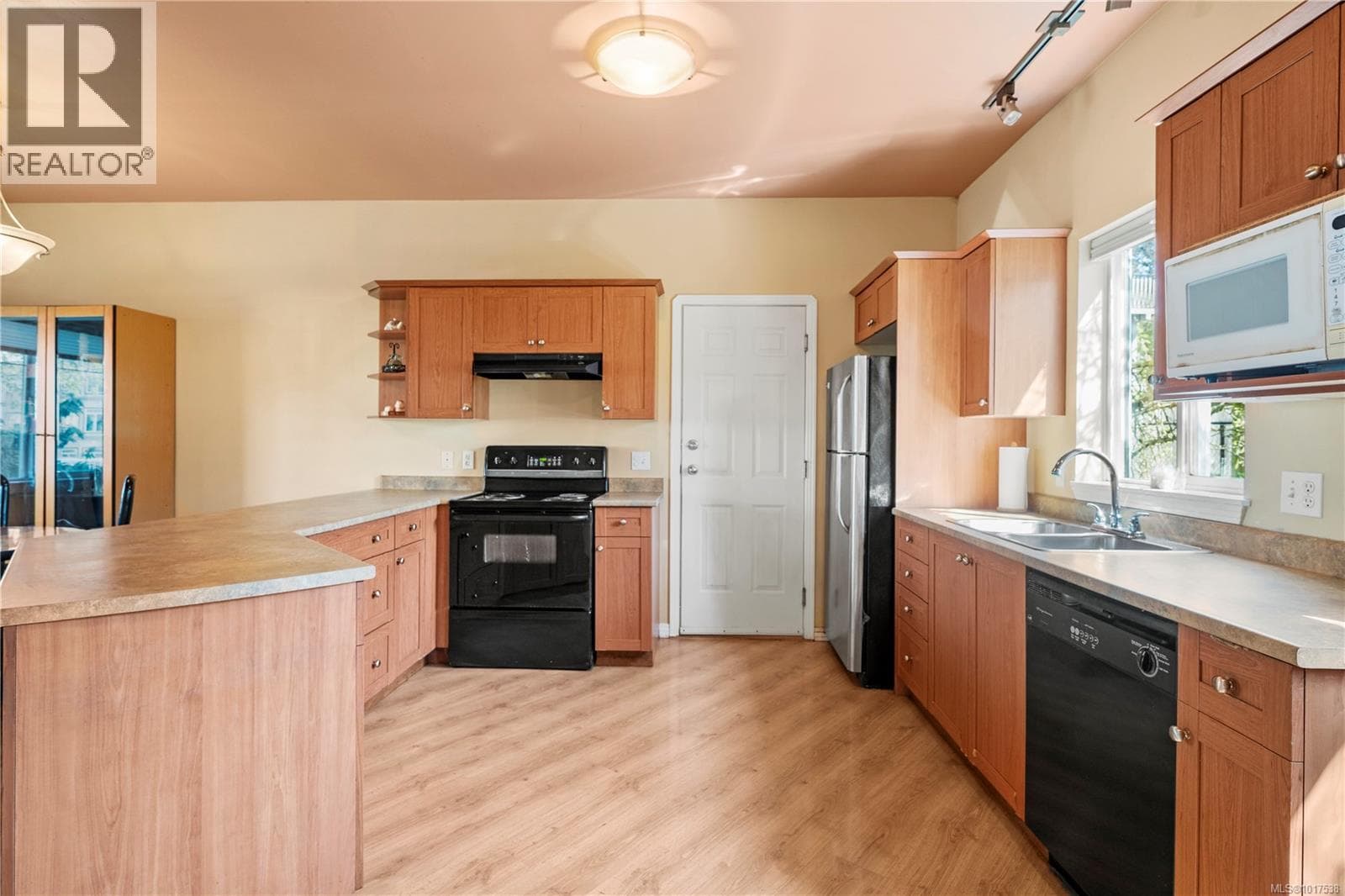 2901 HARRIET ROAD, Victoria