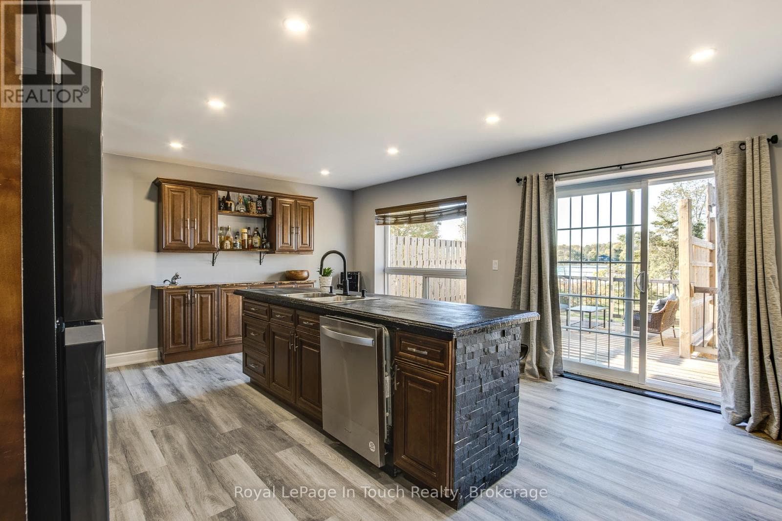 142 DUCK BAY ROAD, OnePoint — photo 3