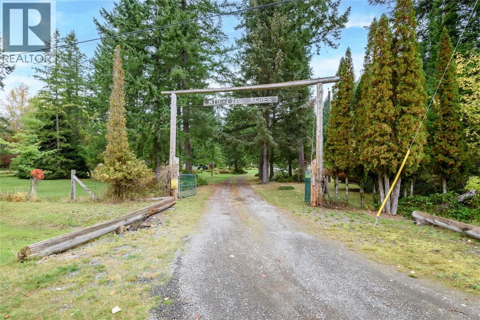 A/B 2826 Bruce Rd — photo 3