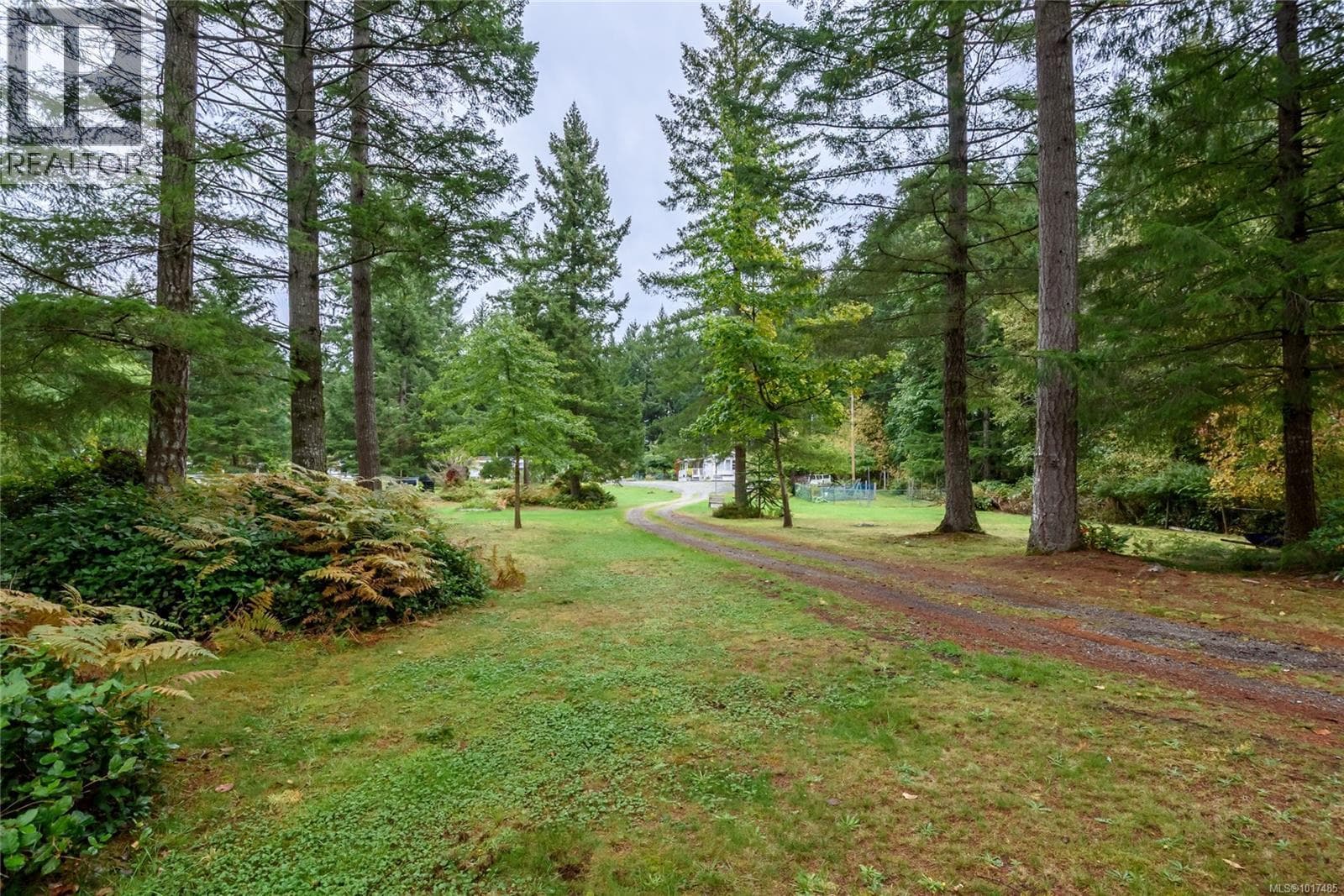 A/B 2826 Bruce Rd in
