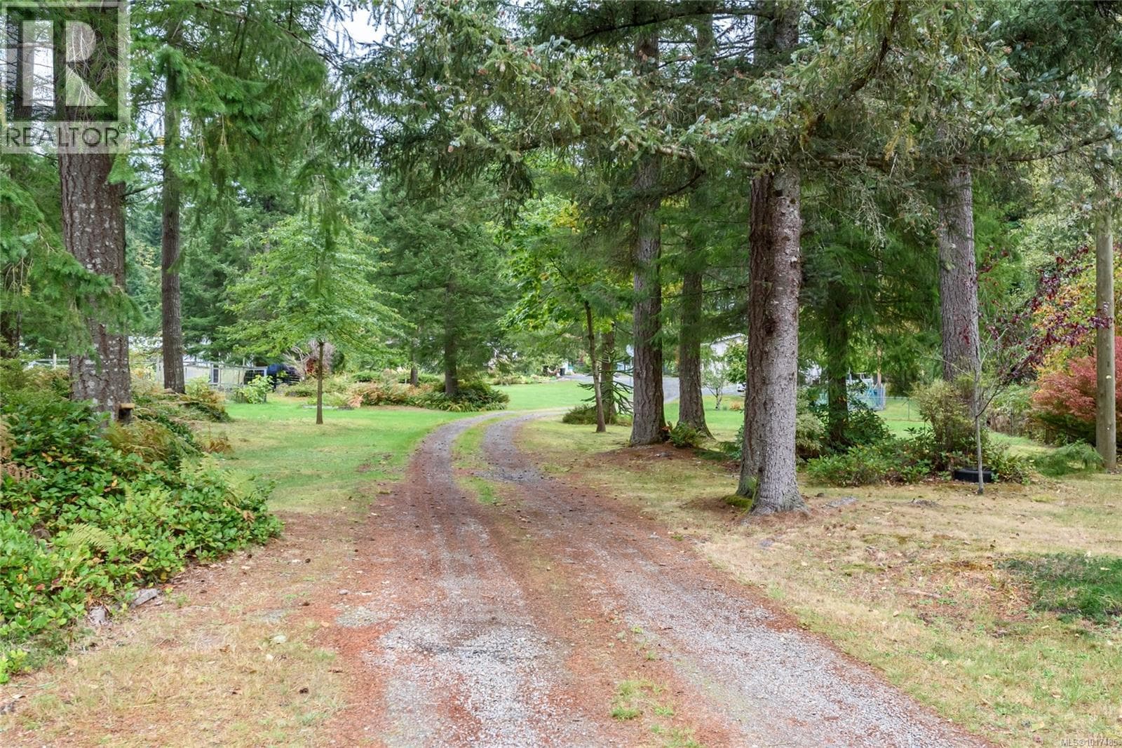 A/B 2826 Bruce Rd — photo 2