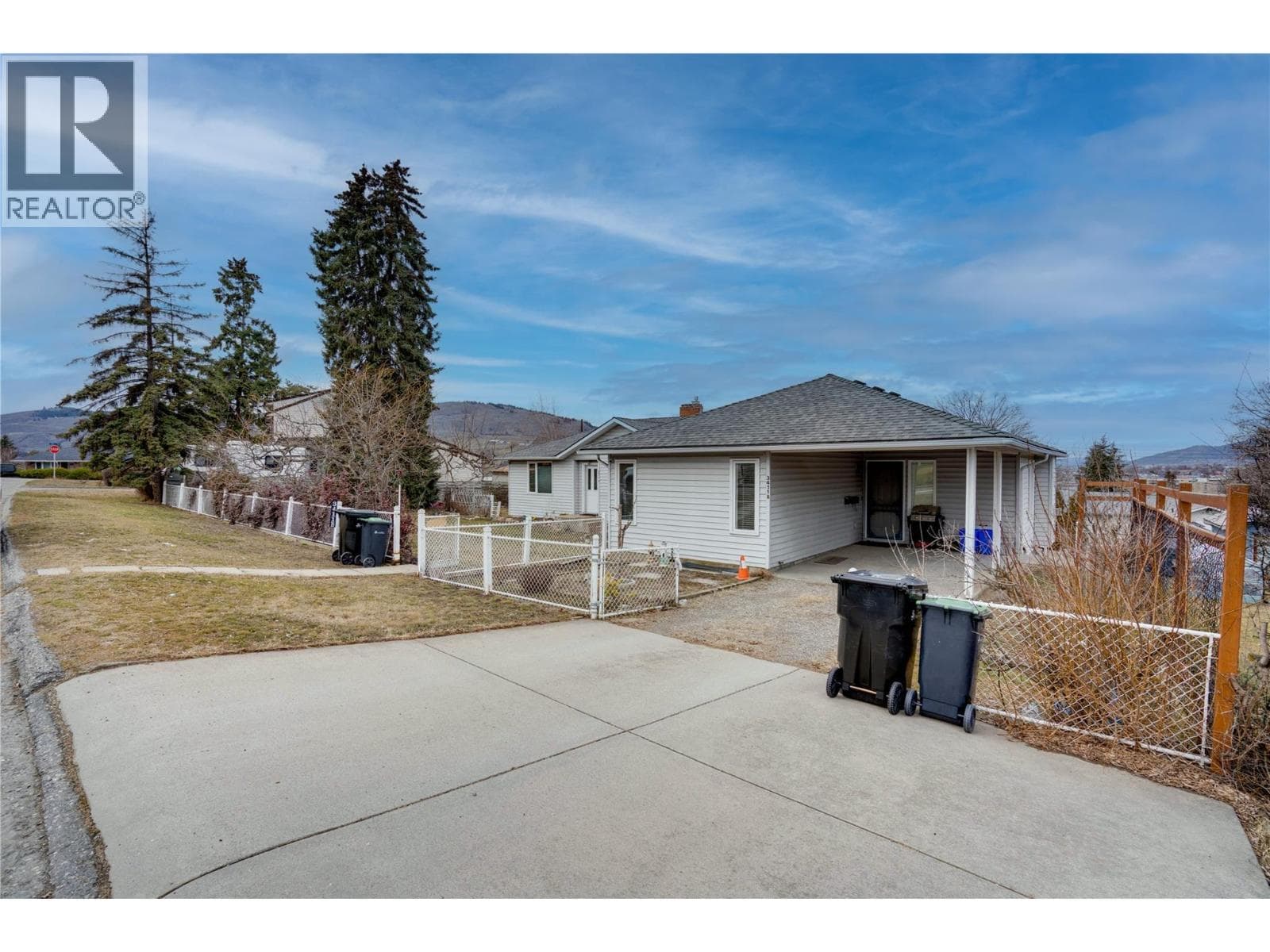3411 18 AVENUE UNIT AB, Interior REALTORS® — photo 2