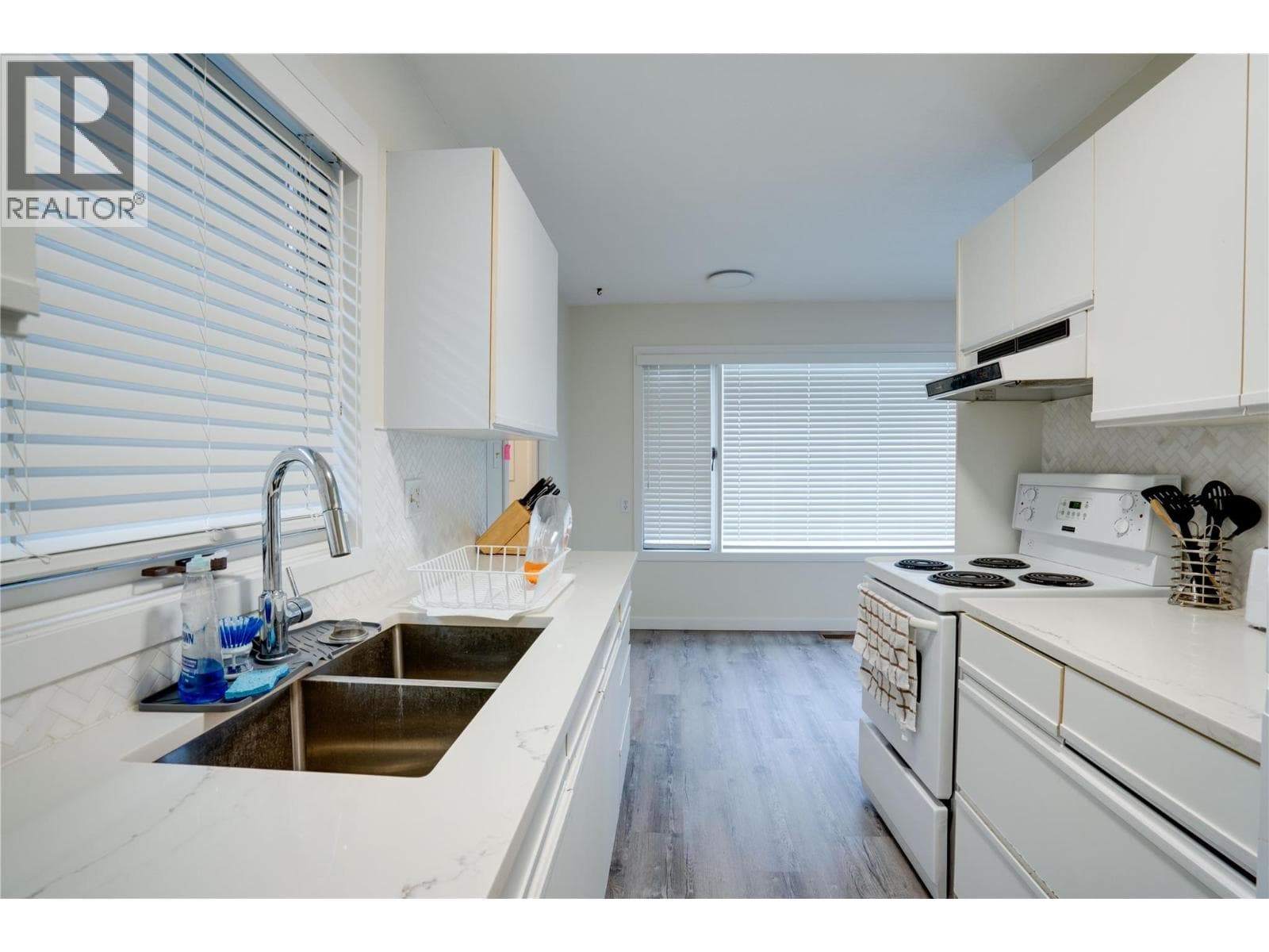 3411 18 AVENUE UNIT AB, Interior REALTORS® — photo 5