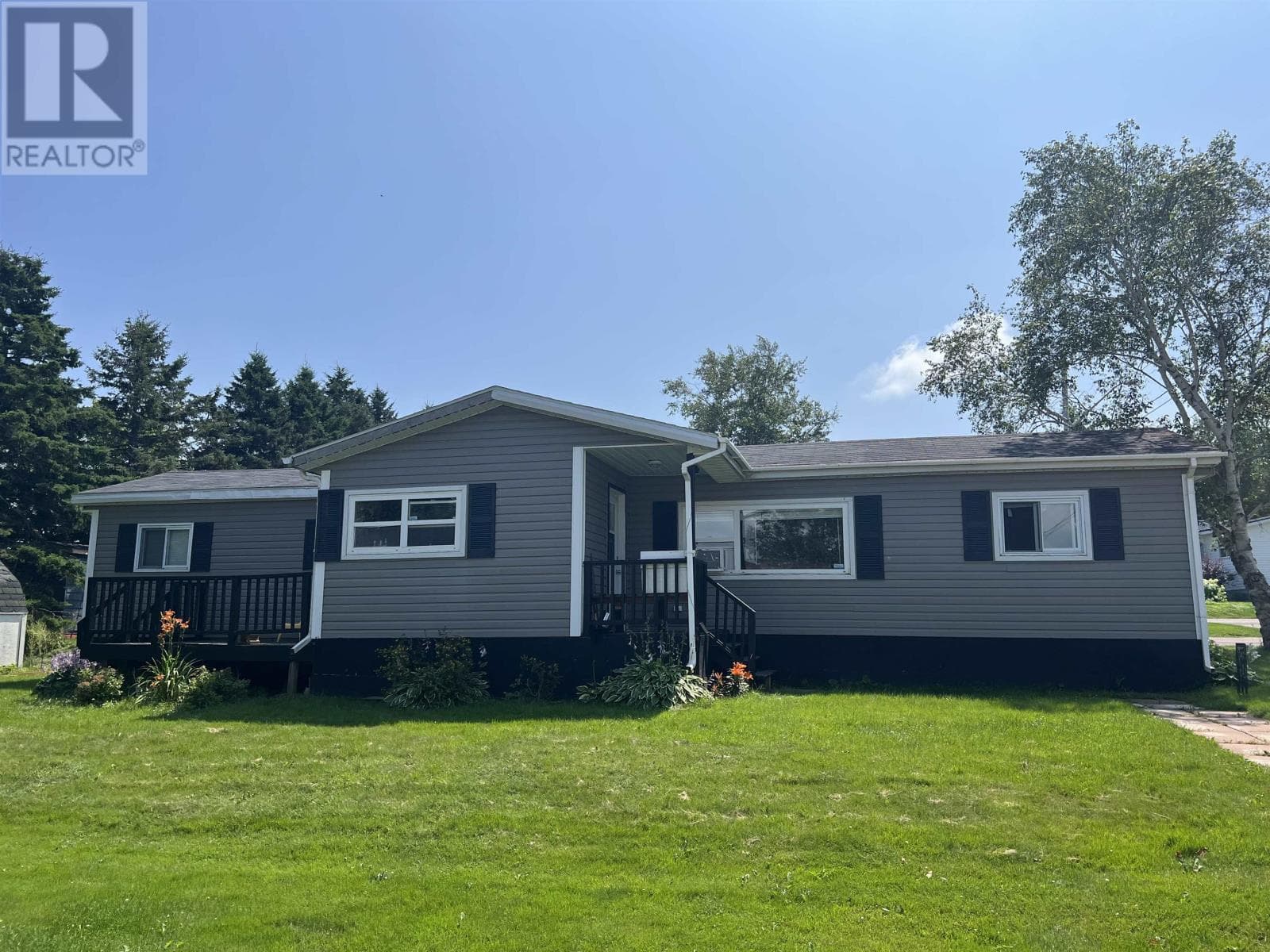 20 HERITAGE DRIVE in 
