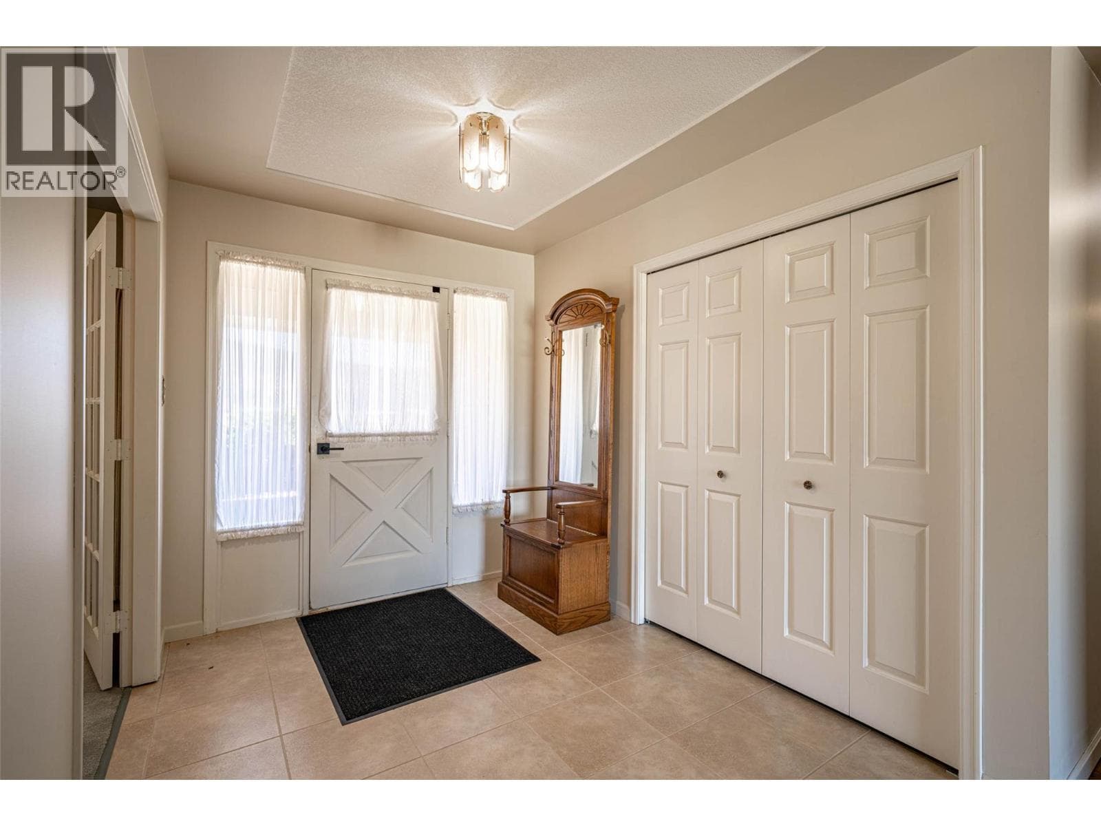 683 Clinton Road, Interior REALTORS® — photo 3