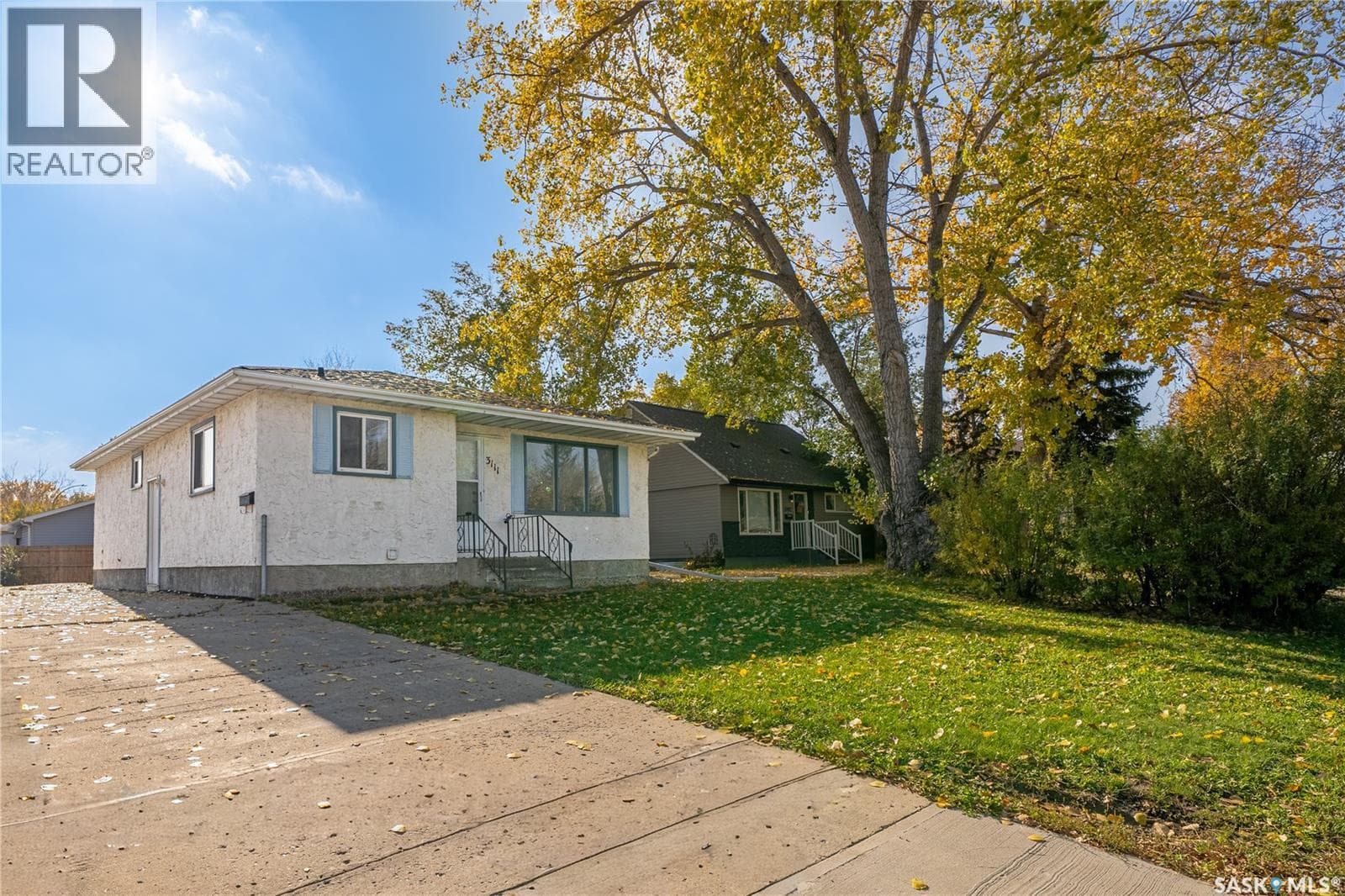 3111 EAST DEWDNEY AVENUE in Glencairn Village