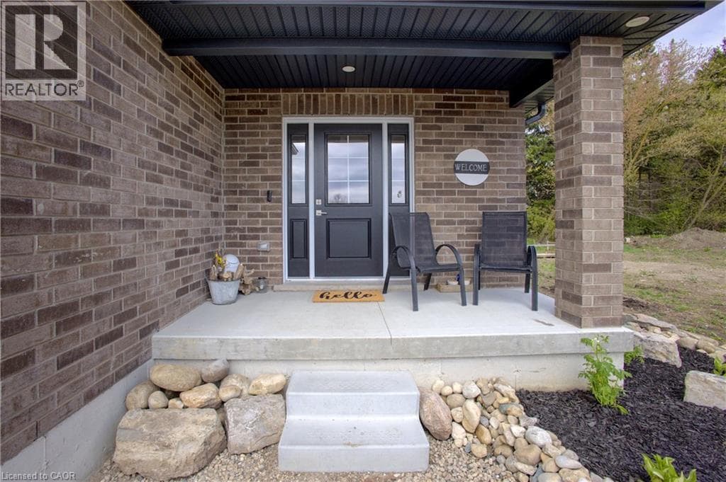 11 MALCOLM CRESCENT — photo 3
