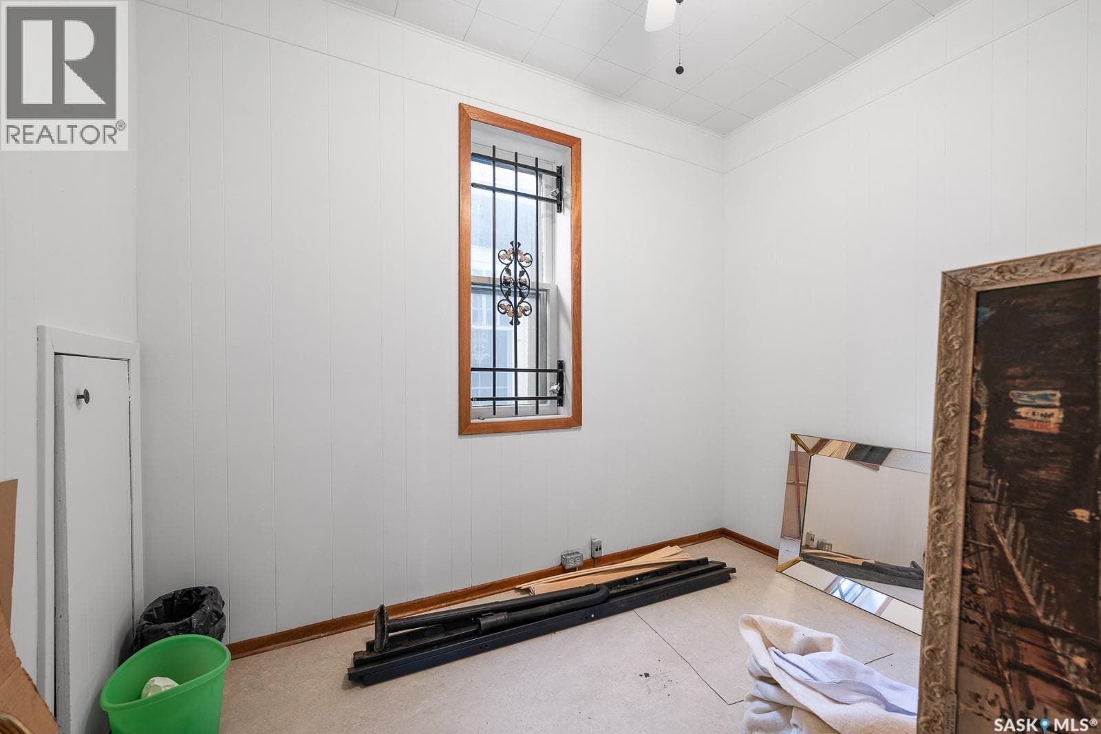 1200 VICTORIA AVENUE — photo 5