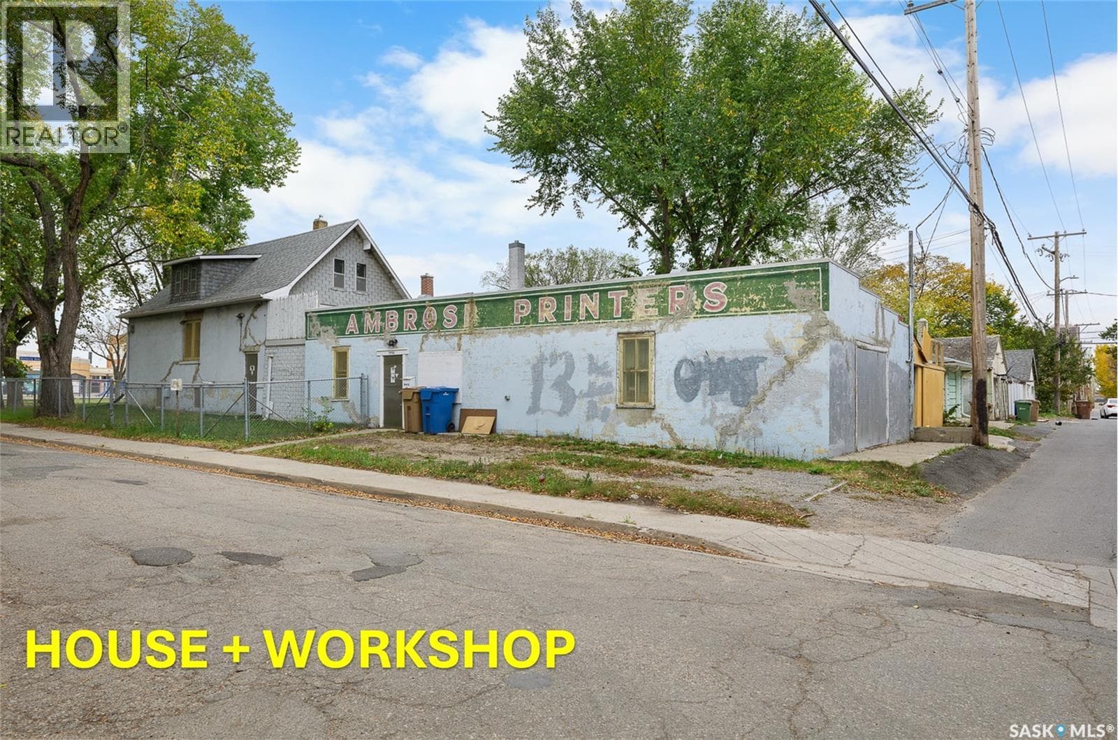 1200 VICTORIA AVENUE in Old 33