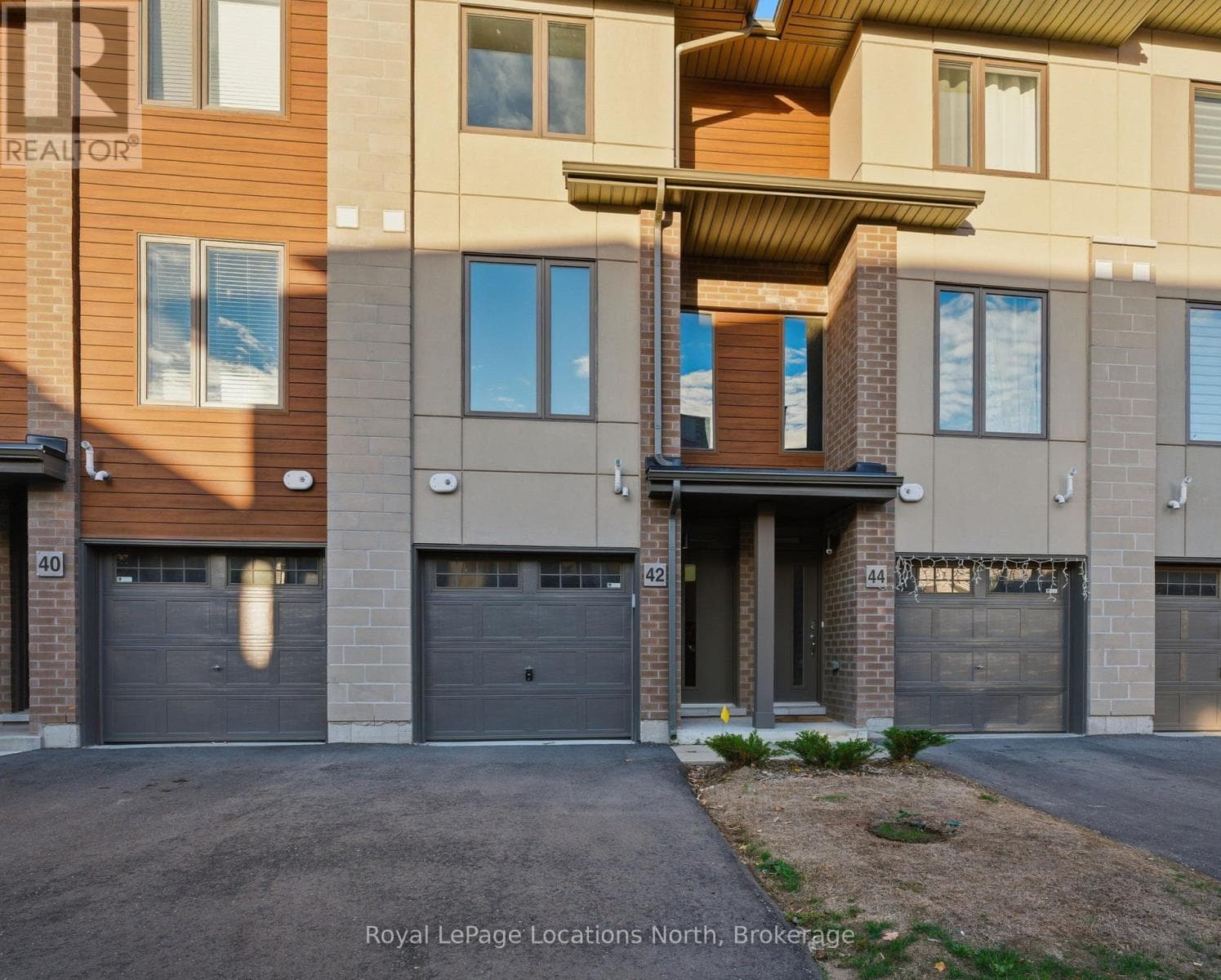 42 WINTERS CRESCENT in 