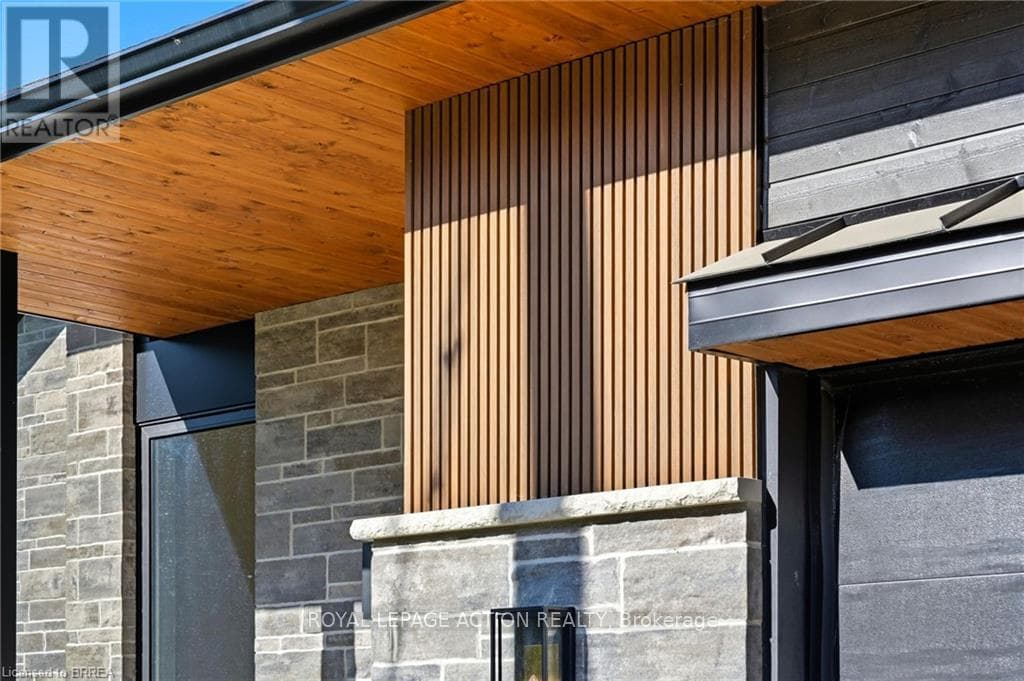 141 PARKSIDE DRIVE, Toronto — photo 4