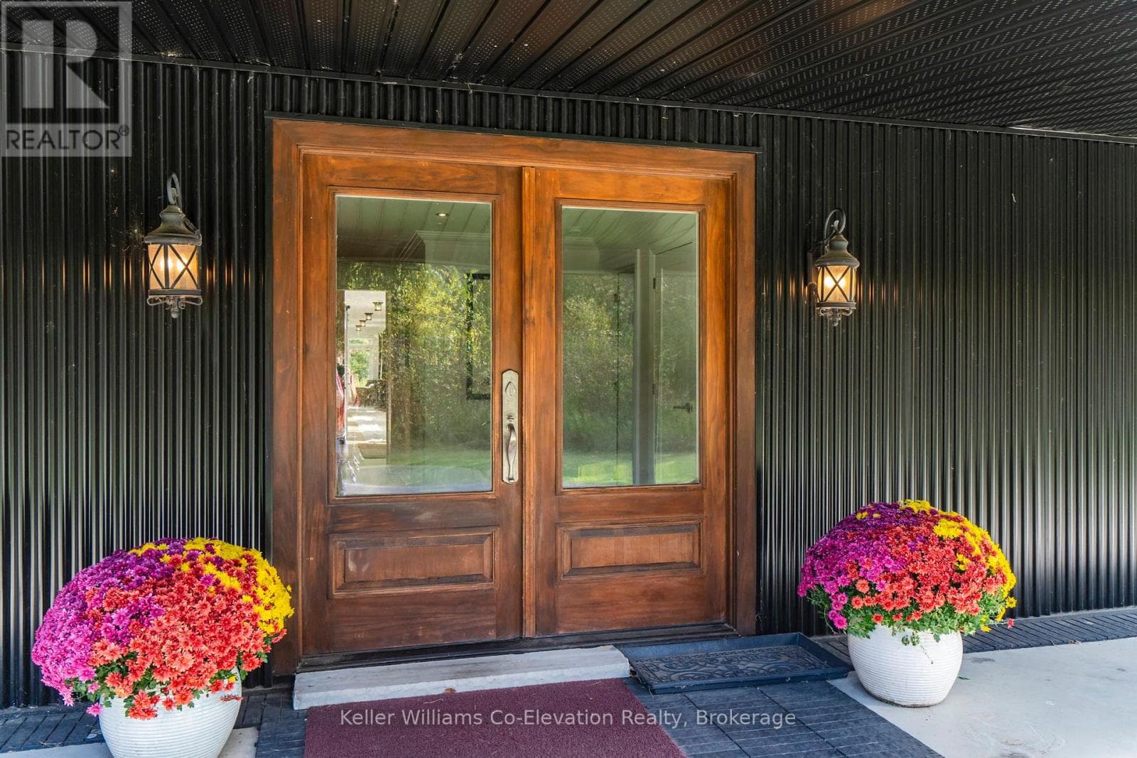 1076 BEAVER LANE — photo 3