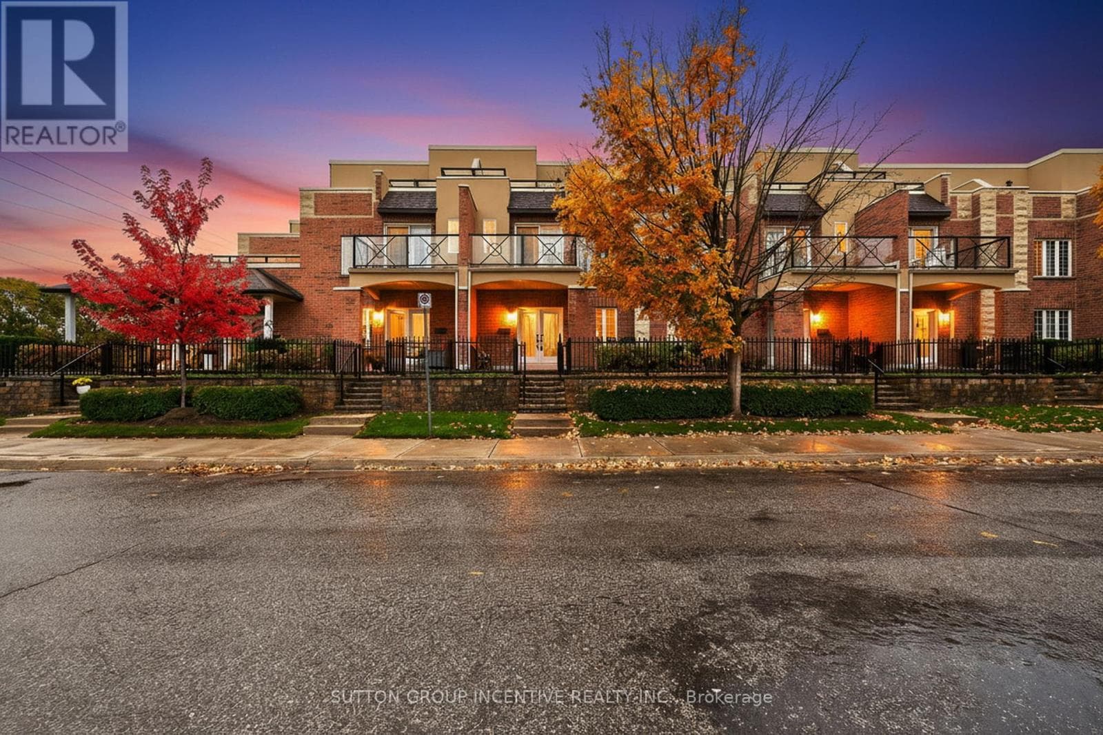 23 WHITE OAKS ROAD in 