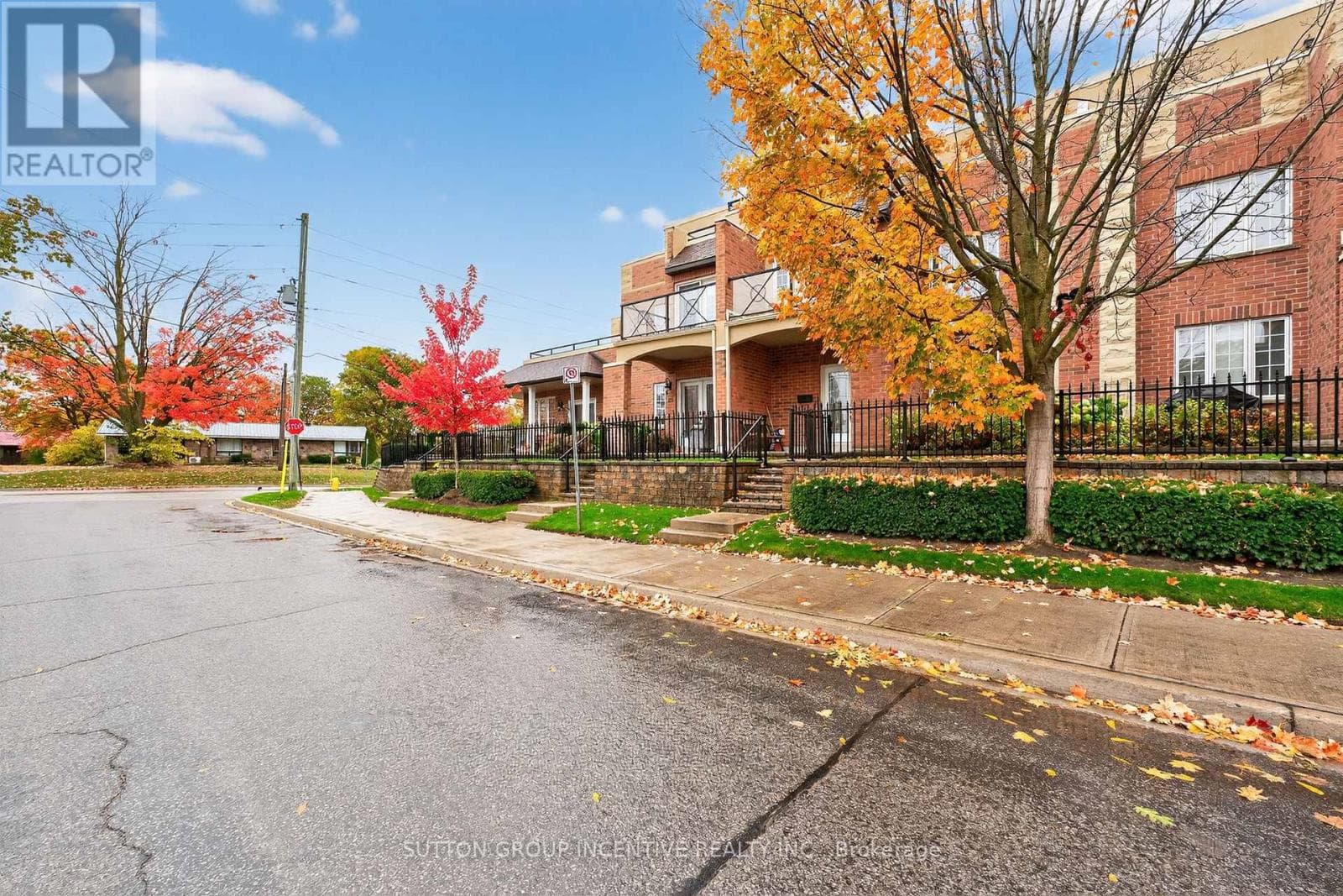 23 WHITE OAKS ROAD — photo 3