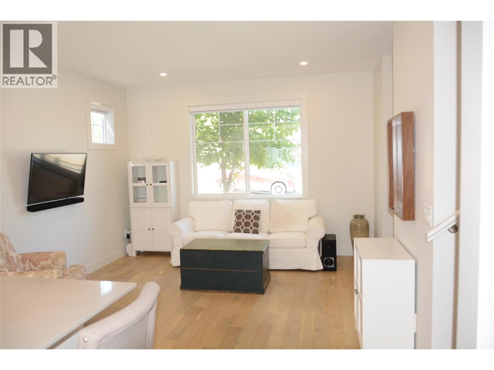 1393 9TH AVENUE UNIT 104, Interior REALTORS® — photo 2