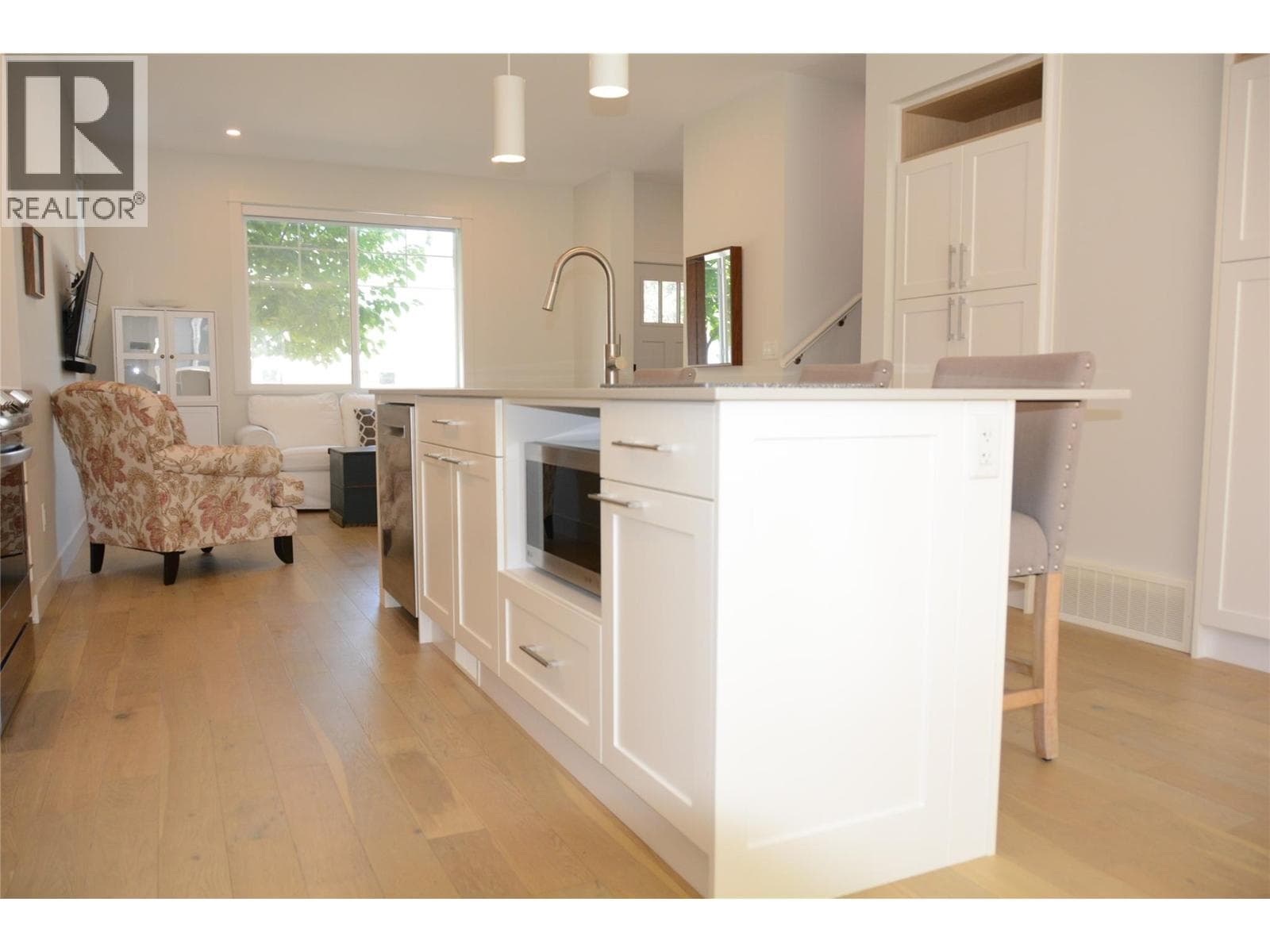 1393 9TH AVENUE UNIT 104, Interior REALTORS® — photo 4
