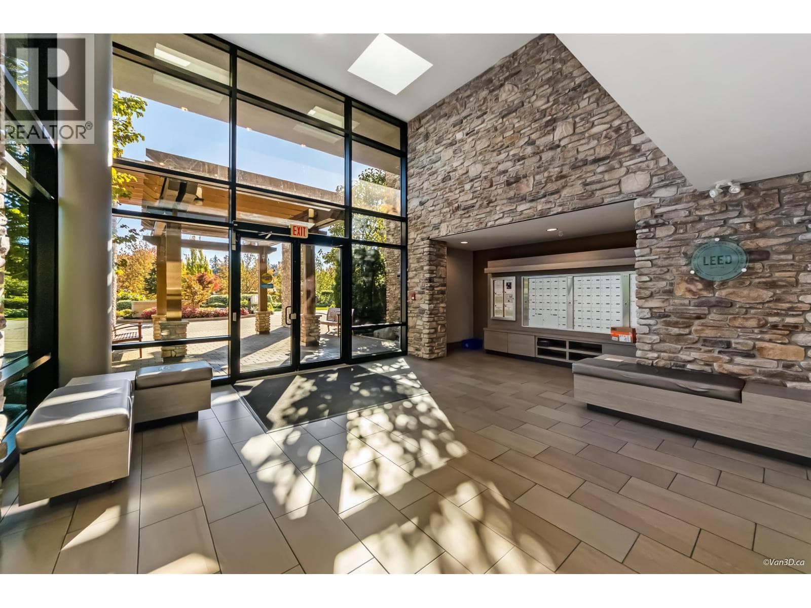 112 5055 SPRINGS BOULEVARD — photo 4