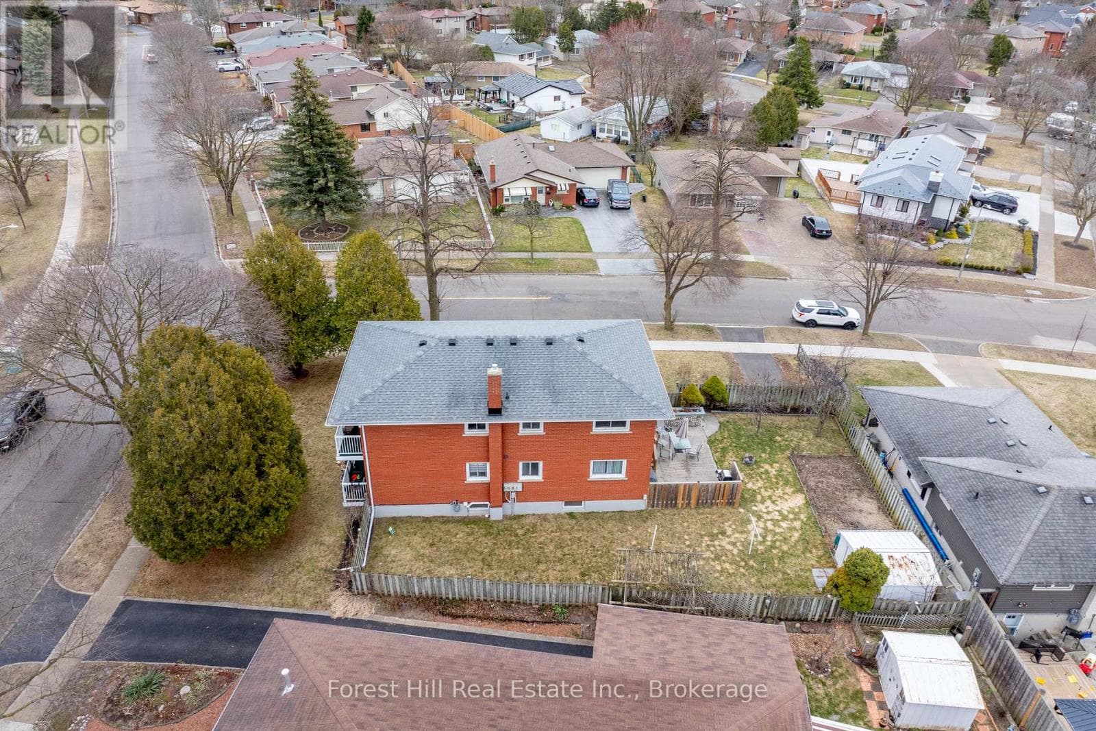 35 SHAFTSBURY DRIVE, OnePoint — photo 3