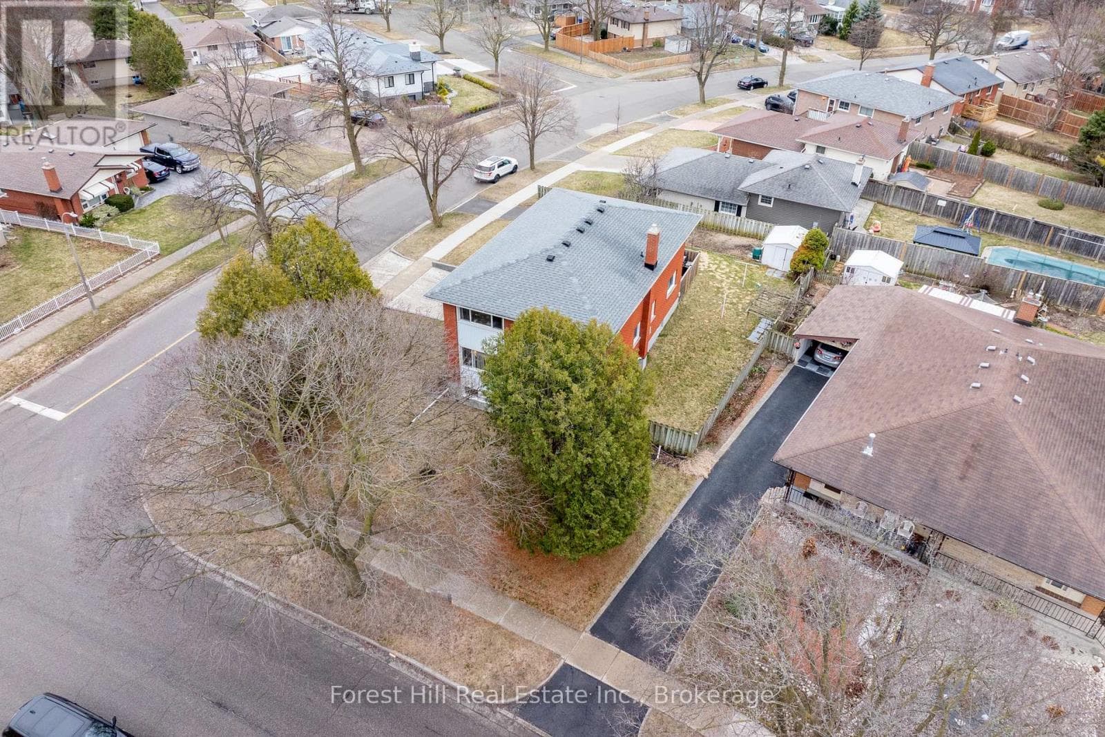 35 SHAFTSBURY DRIVE, OnePoint — photo 4