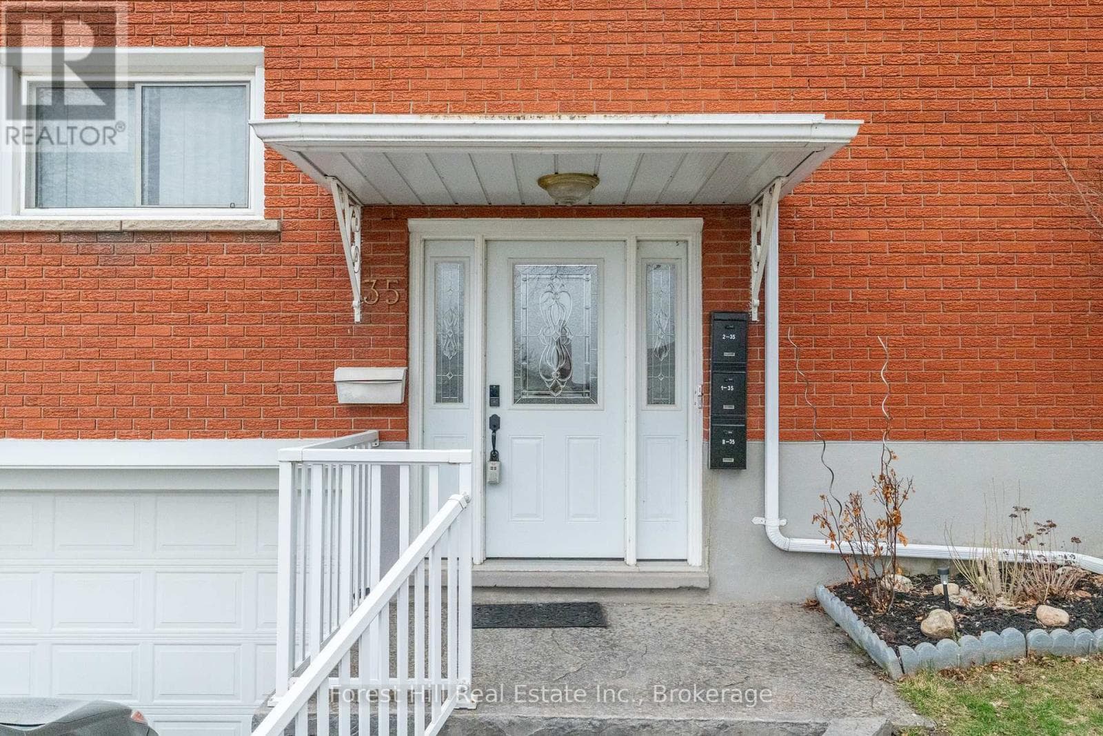 35 SHAFTSBURY DRIVE, OnePoint — photo 5