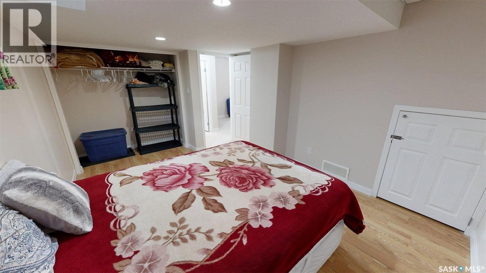 5175 BOSWELL CRESCENT in Lakeridge