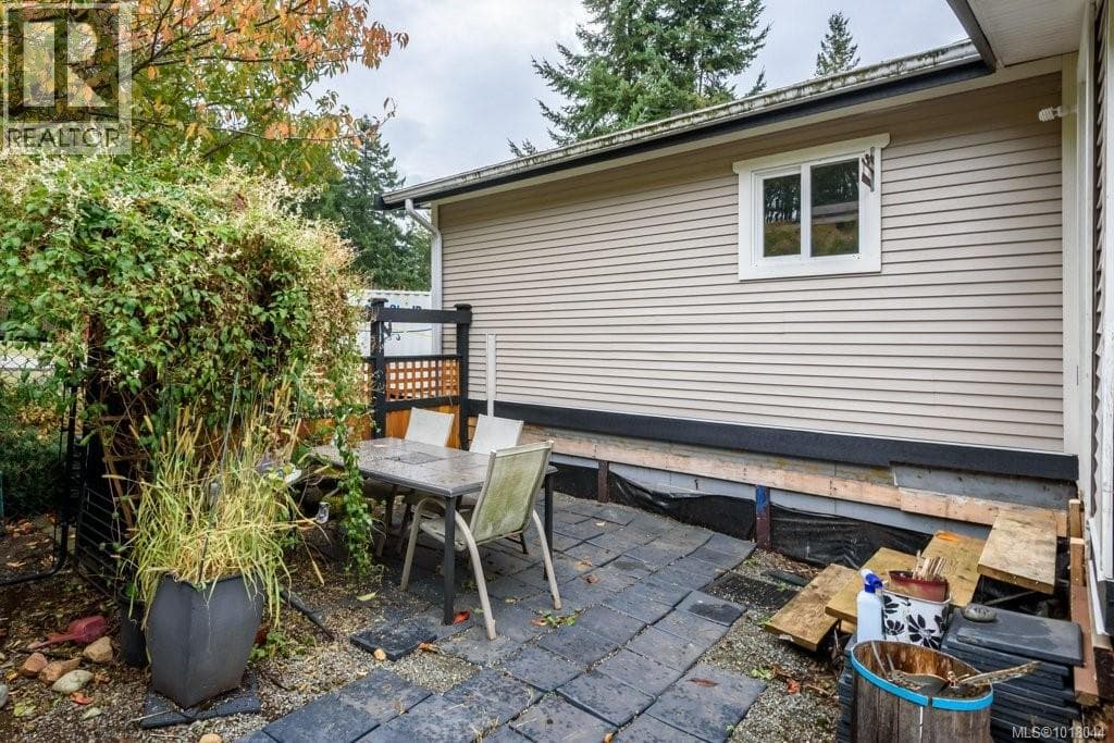 61 3216 Back Rd — photo 2
