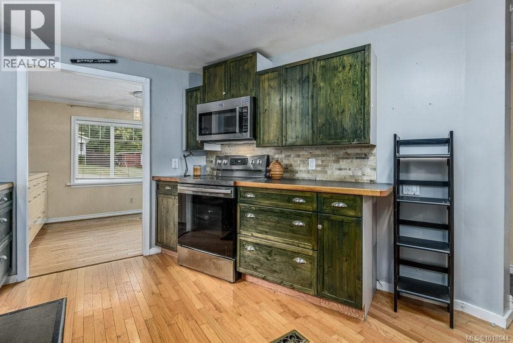 61 3216 Back Rd — photo 3