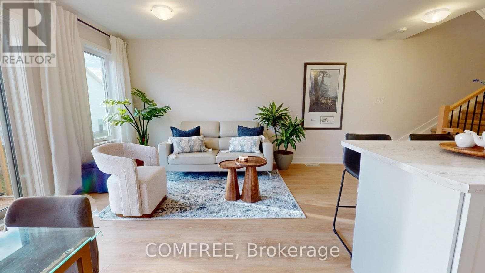 63 WHITCOMB CRESCENT — photo 5