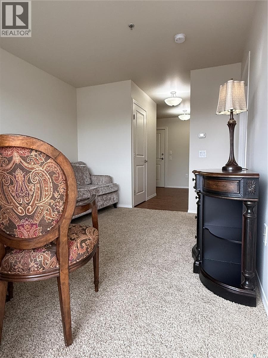 209 680 7th AVENUE E in