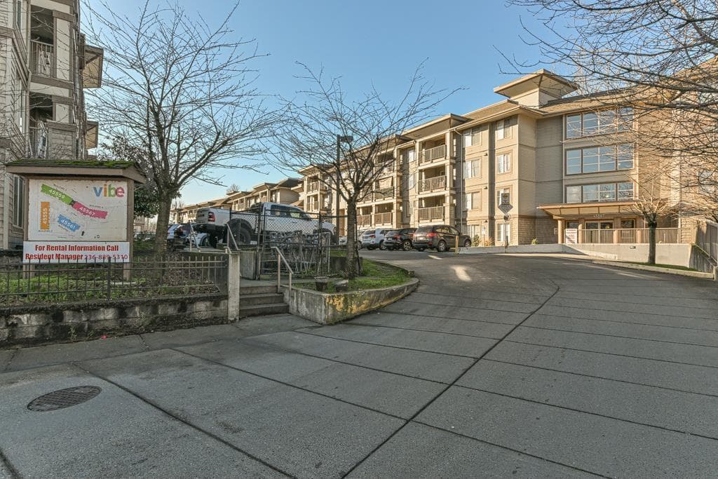 215 45567 YALE ROAD CHILLIWACK PROPER SOUTH, Chilliwack