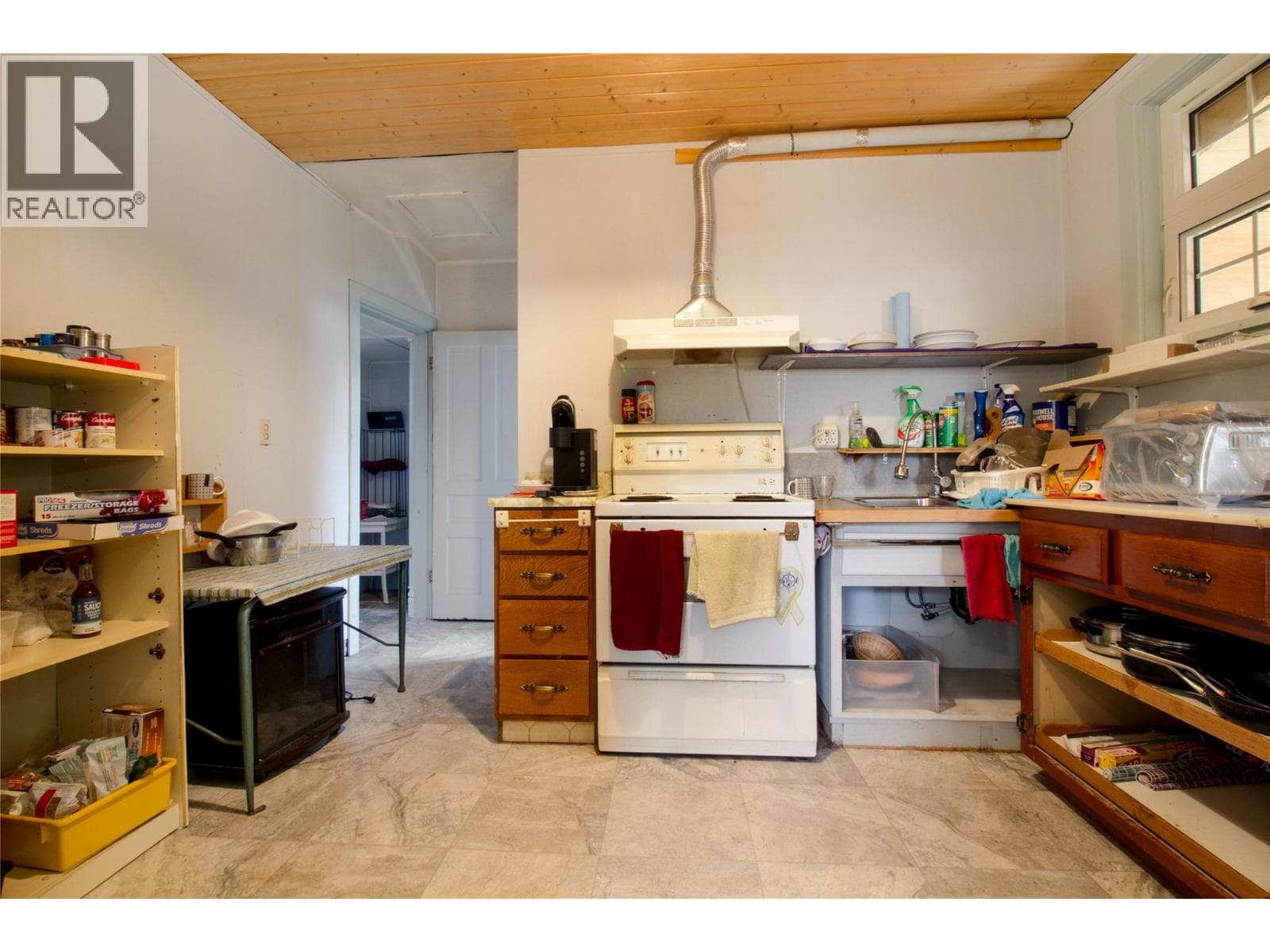 419 First Street, Interior REALTORS® — photo 4