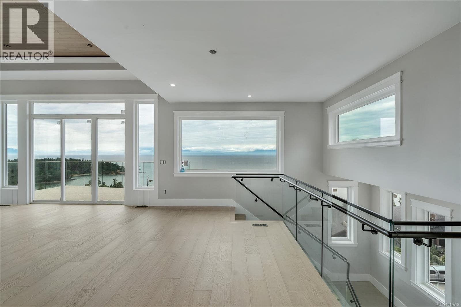 3875 GULFVIEW DRIVE — photo 4