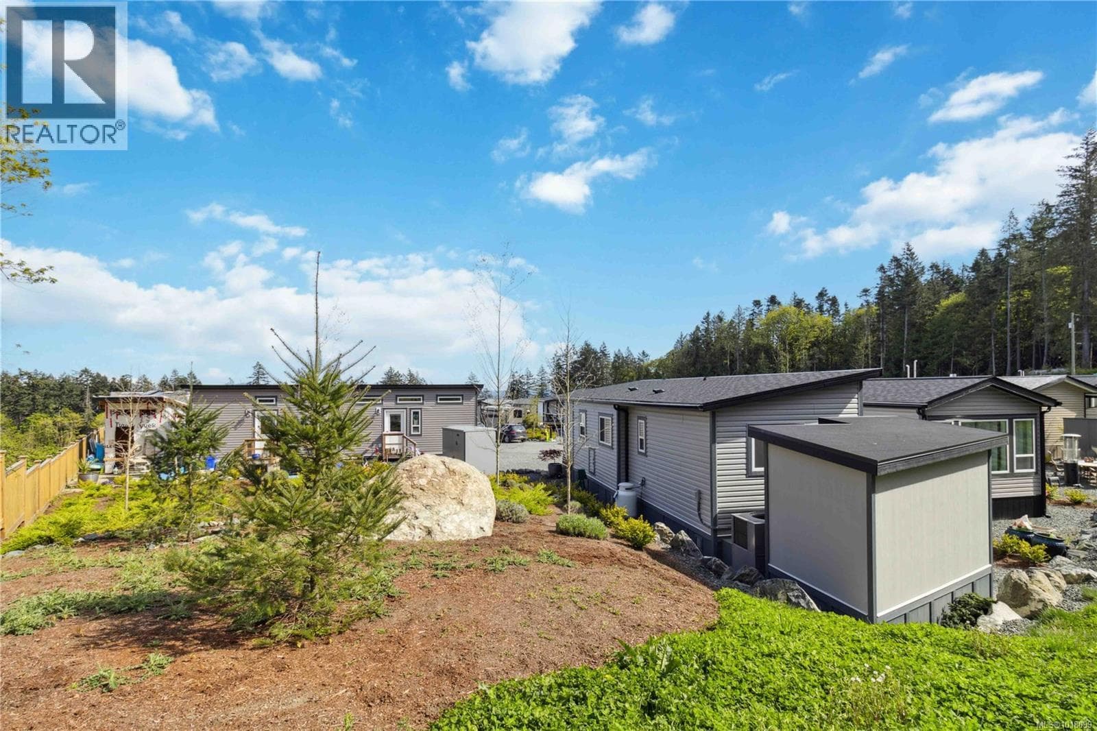 504 747 OLD PLAZA ROAD, Victoria — photo 4