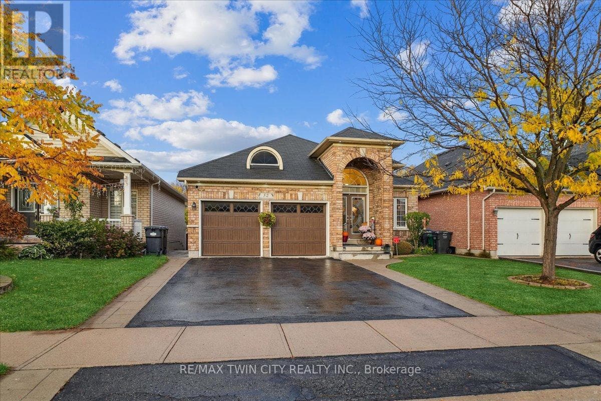52 MISTYCREEK CRESCENT in FLETCHERS MEADOW NORTH