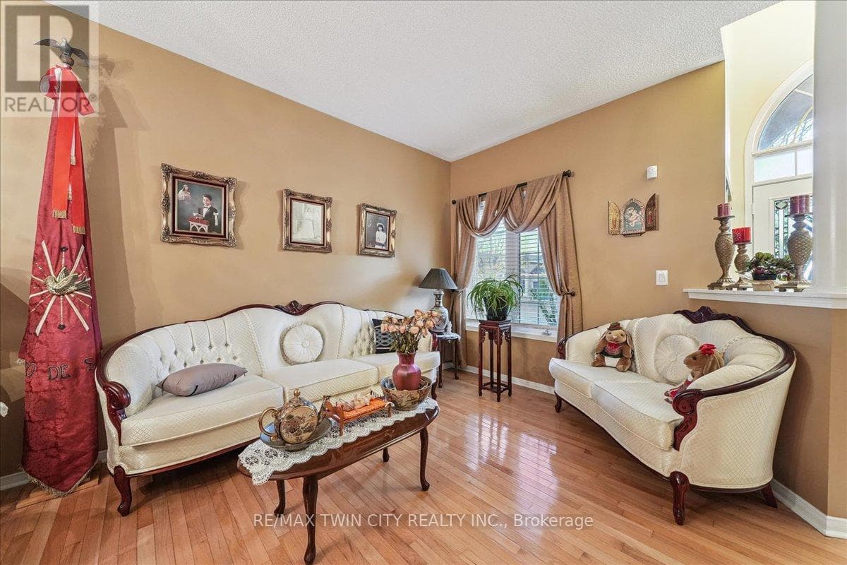 52 MISTYCREEK CRESCENT, Toronto — photo 5