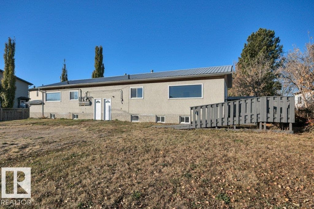 5310 & 5312 50 ST, Edmonton — photo 2