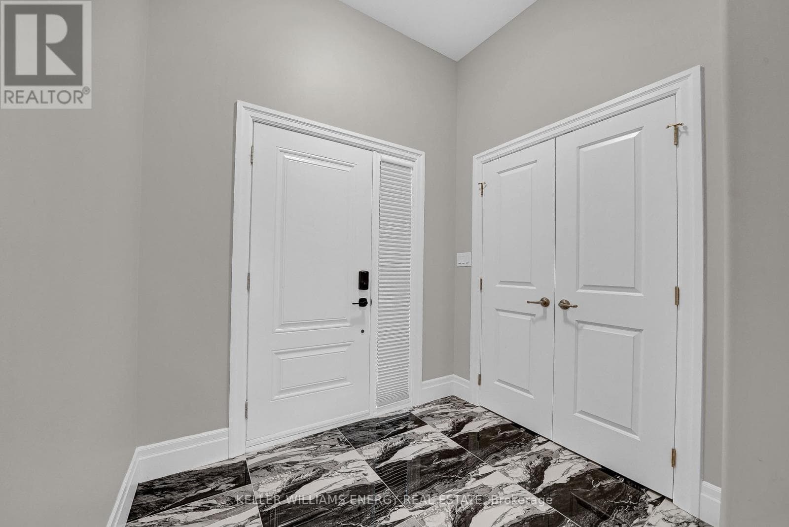 75 MARKLAND AVENUE, Central Lakes — photo 5