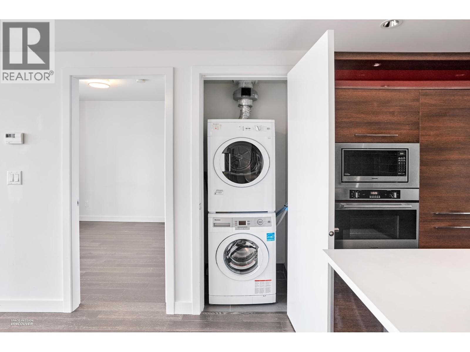 1706 7488 LANSDOWNE ROAD in City Centre